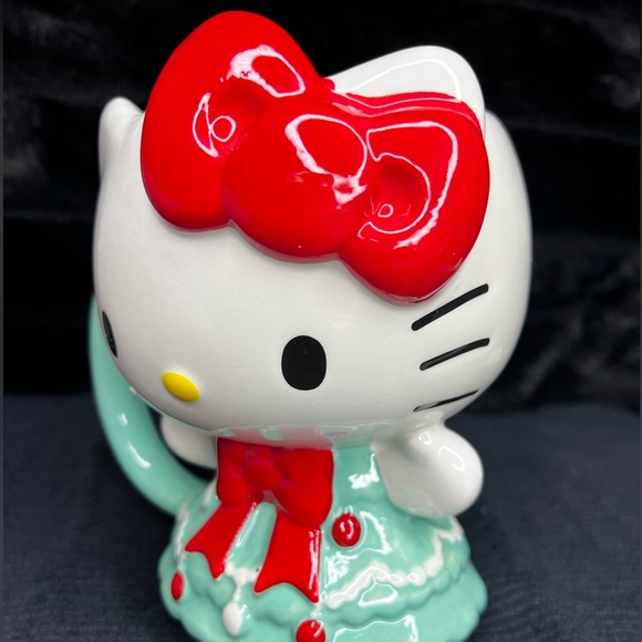 Hello Kitty Christmas 🎄 Mug - Picture 2 of 3